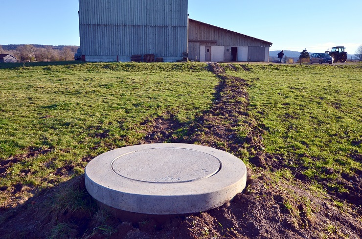 forage réalisé pour un agriculteur dans le Jura, en Franche-Comté, avec l'aimable intervention de l'expert sourcier Philippe Wojtowicz